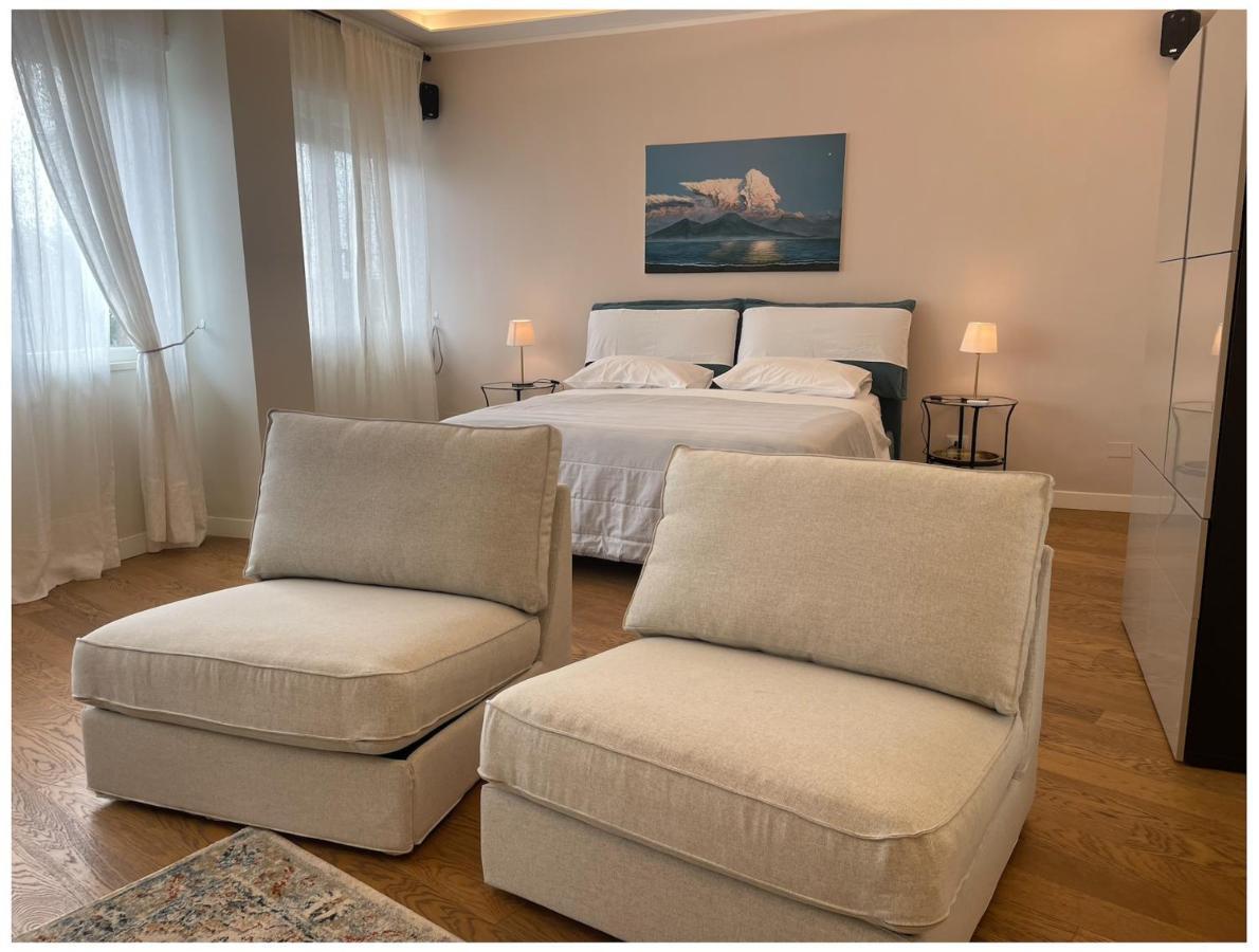 Aurelia'S Suite Napoli Luaran gambar
